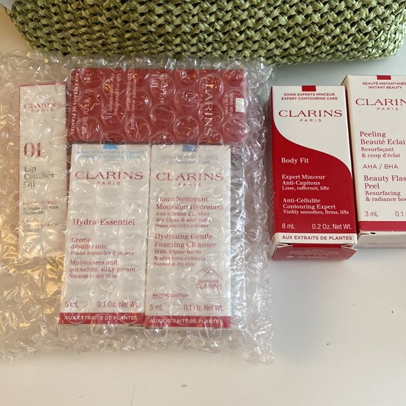 New Carolina Herrera Goodgirl tote + 6 clarins beauty & 3 Firstaid beauty & bag - Picture 4 of 10